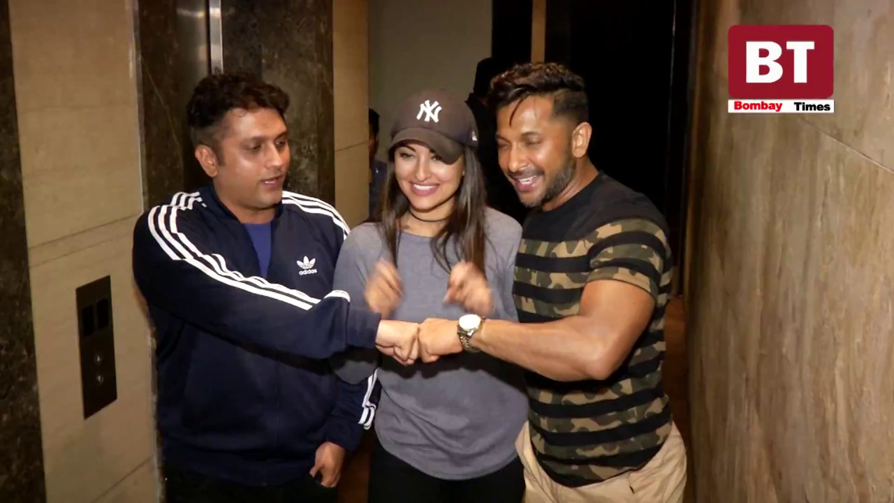 Mohit Suri hosts 'Half Girlfriend' screening for Sonakshi