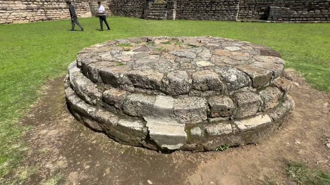 Paz entre ruinas 🛕: Un paseo por el susurro de los arboles 🌳. 🤓👍