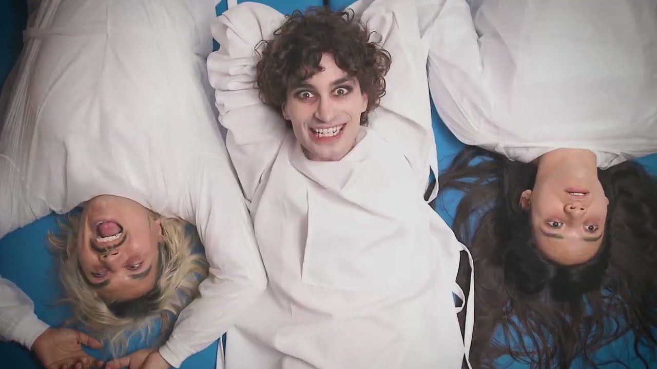 MANICOMIO - MATI SPANO (Official Video)