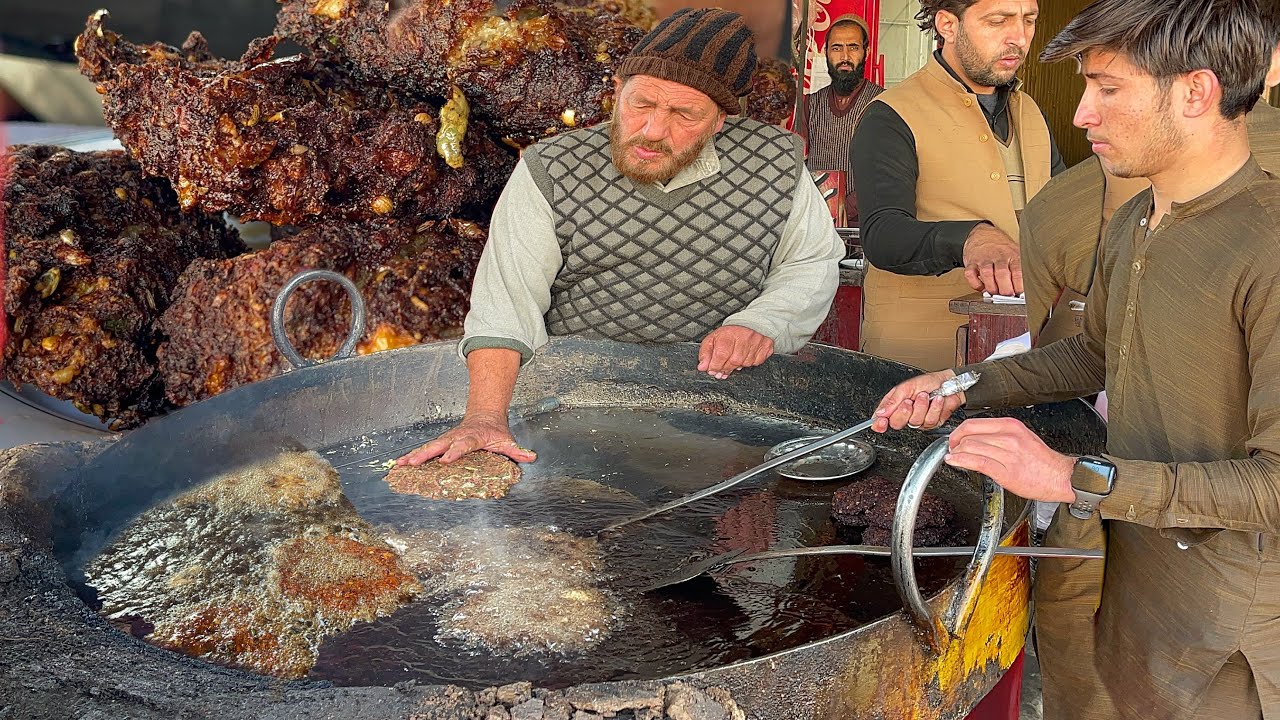 Famous 52 Years Old Sheno Mama Chapli Kebab - Main Chowk Bajaur Khar Street Food | Peshawari Kebab