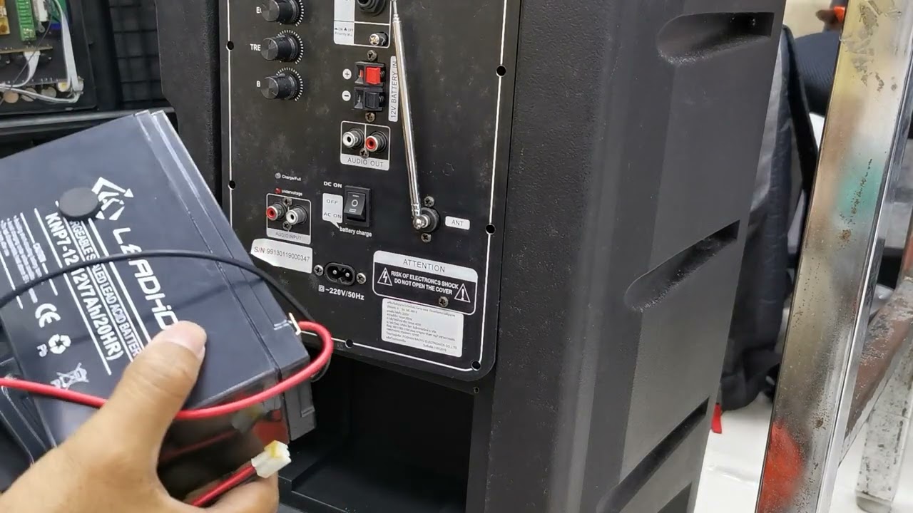 การเปลี่ยนแบตเตอรี่​ ลำโพง​ล้อลาก (Soundmilan​)​