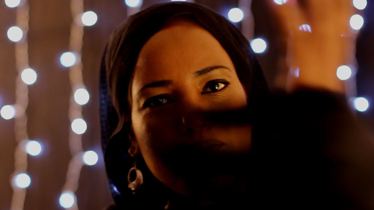 Aziza Brahim - Hada jil (official video)