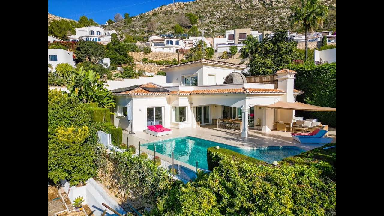 LOOKING FOR THE INCREDIBLE SEA VIEWS IN EL PORT MORAIRA - VILLA FOR SALE IN MORAIRA