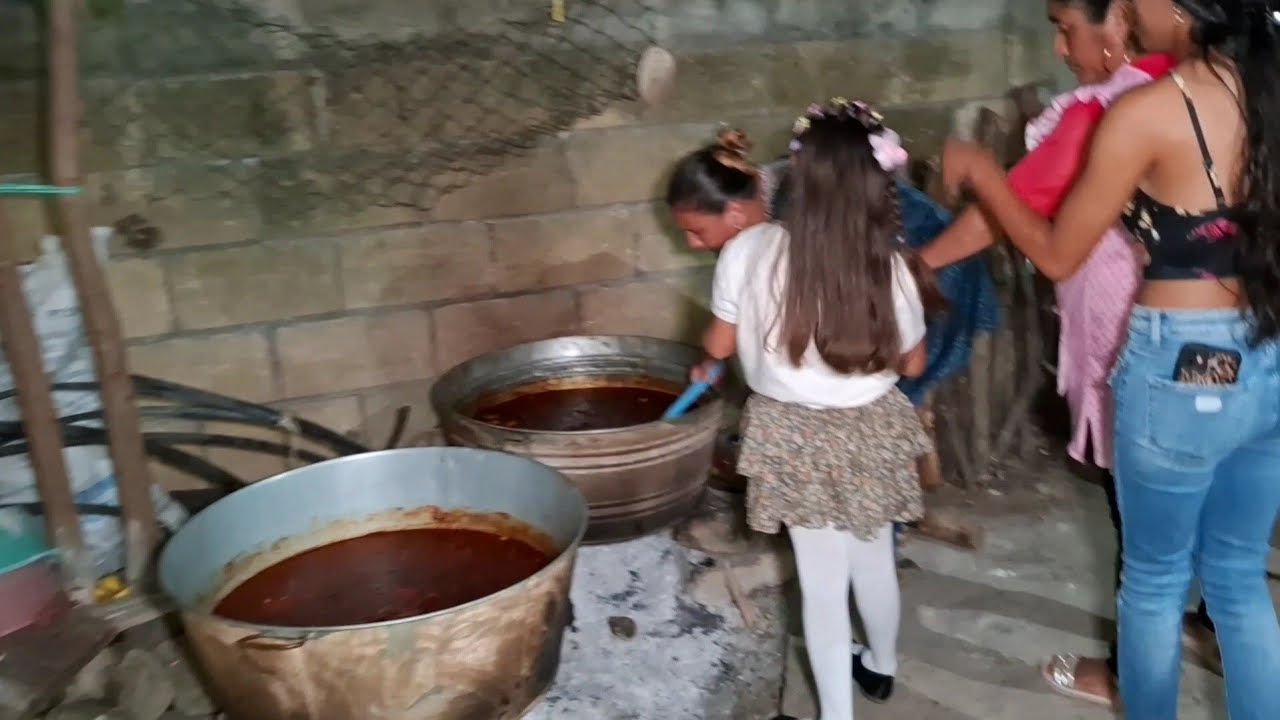 Dos tinas de caldo de rrez y una de picadillo, así festejaron a San juditas aya en el TINOCO gro