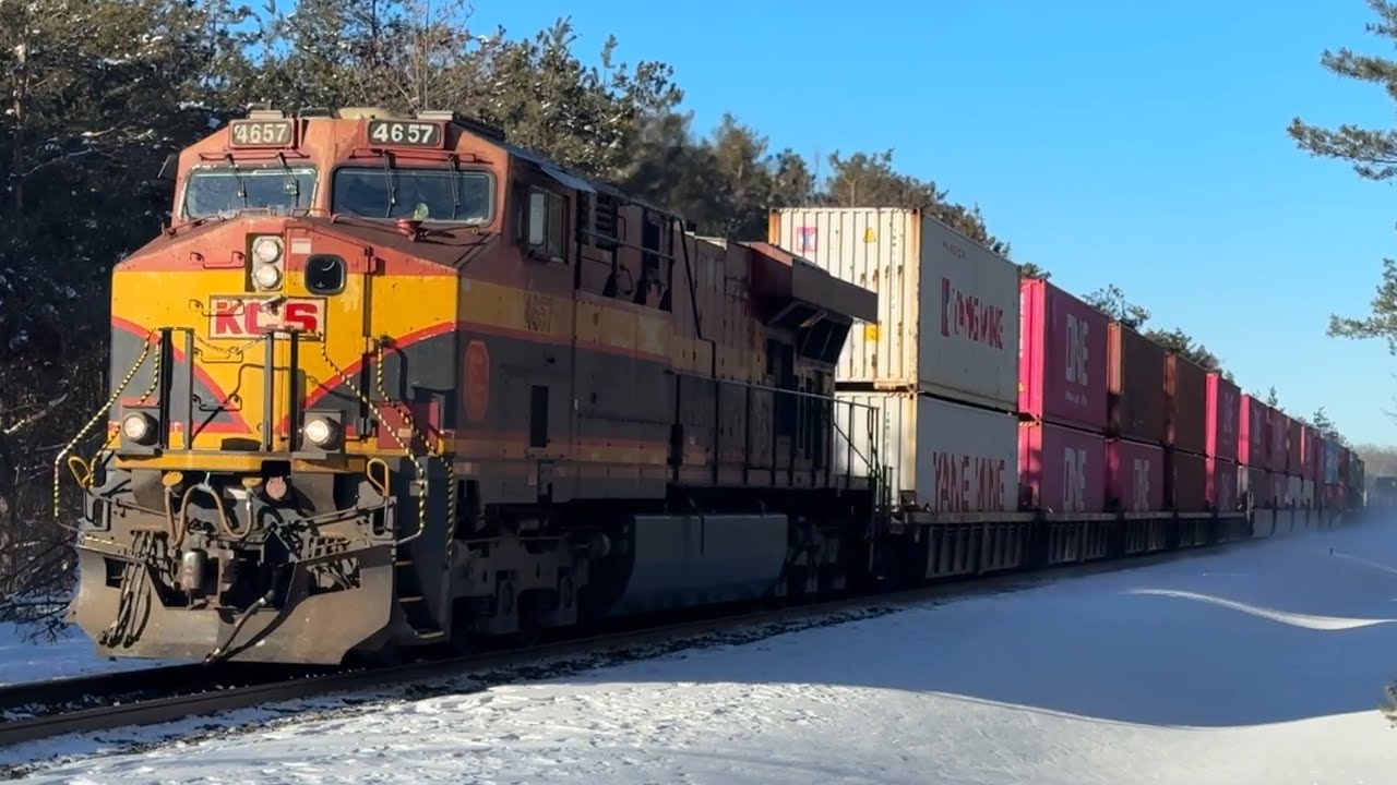 Cold Winter RailFanning: CPKC Freight Trains 