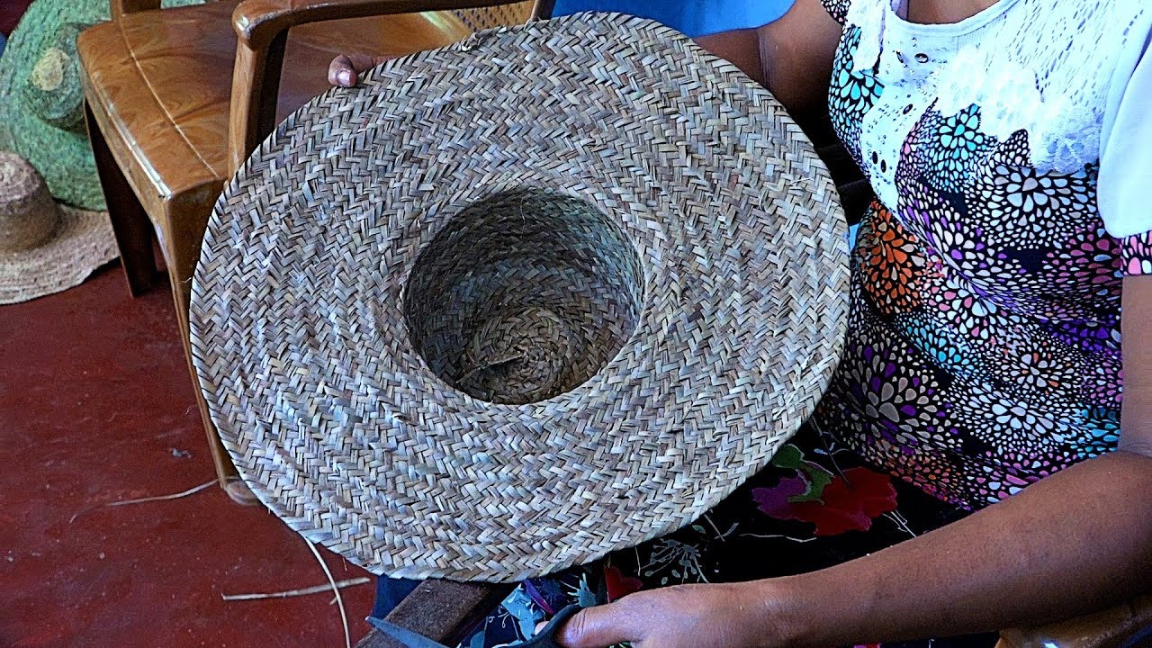 How To Make a Wild Date Palm Straw Hat With Wide Shade