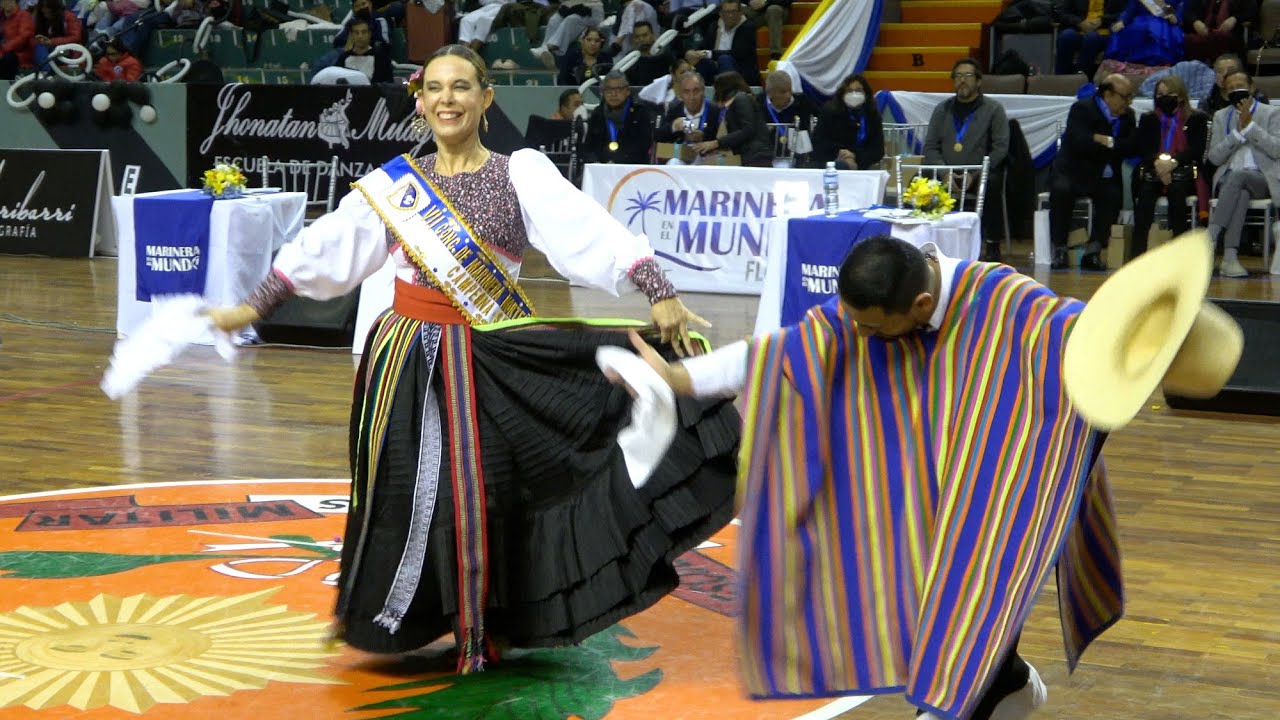 Carla Novoa y Luis Passalacqua. Entrega Senior. Ciudad de Miraflores 2022