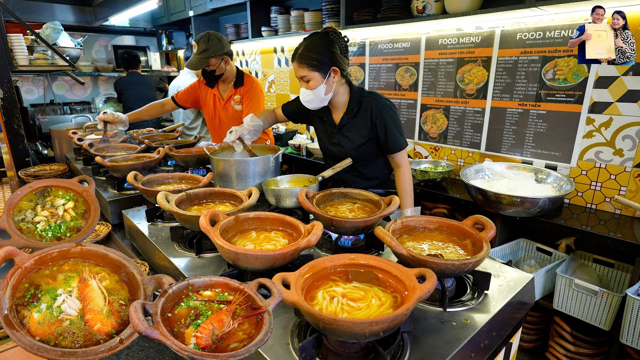 Ăn Bánh canh Nồi đất Cua Cà Mau Tôm càng ngon lạ Xem Pháo hoa siêu đẹp ở Bến Bạch Đằng Sông Sài Gòn