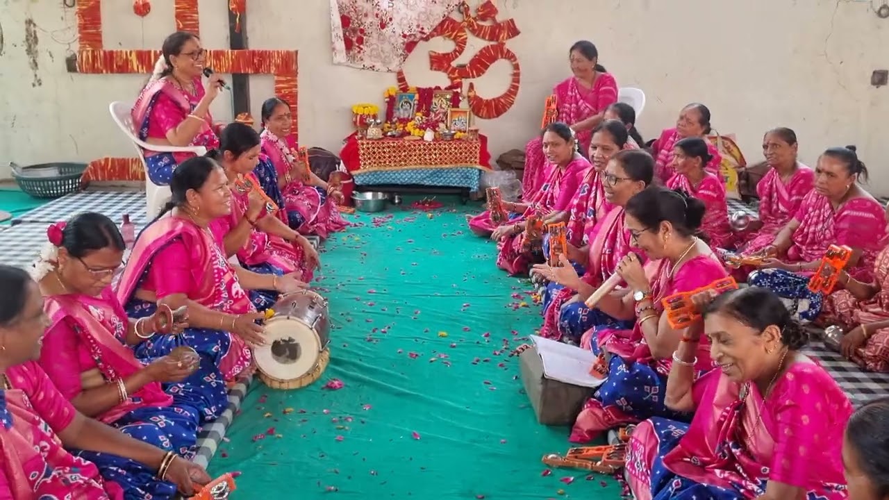 લખેલું છે 🌹રાધિકા શ્યામ તને શોધે 🌹