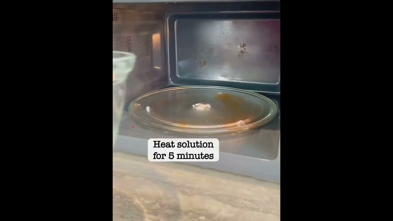 Microwave cleaning hack 💫