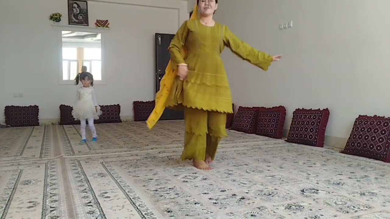 امروز از بیکار خواستمم با دخترا کمی رقصه کنممجای شما خیلی خیلی خوش گذشت 🤣😘لایک و فالوم هم یادت نره 🫰
