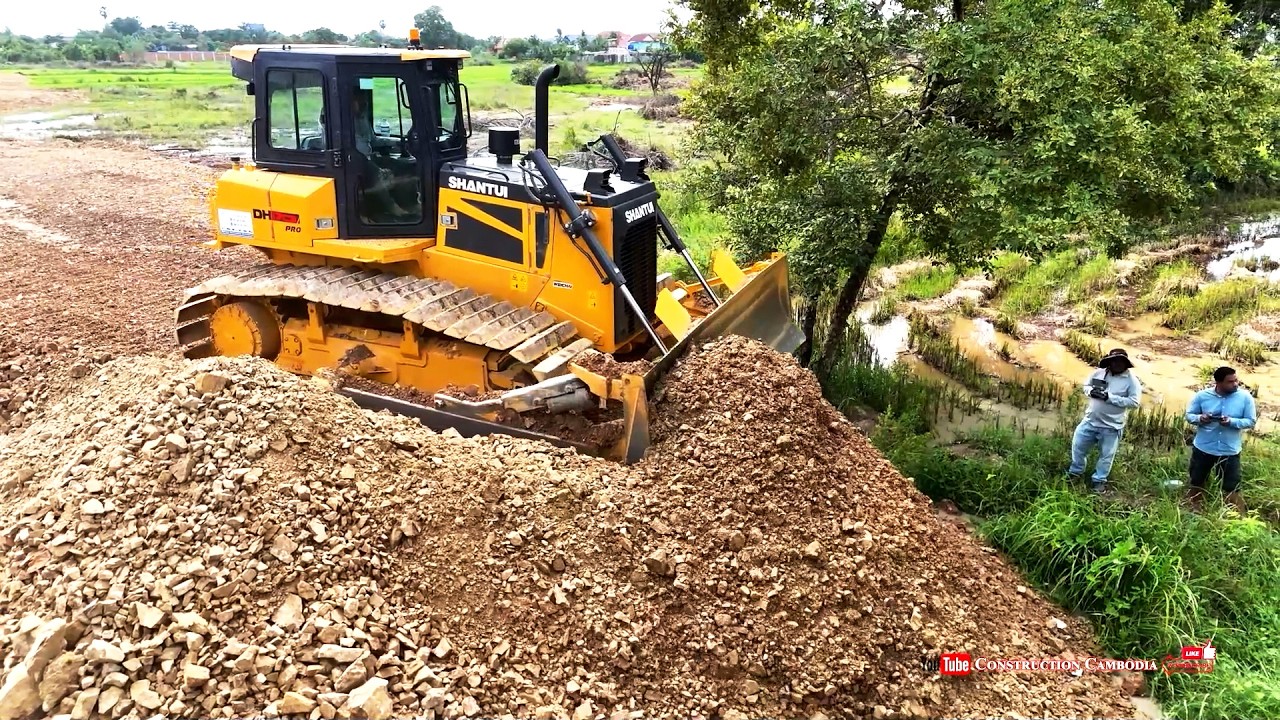 Great Landfill Jobs! Heavy Equipment Dozer Pushing Dirt & Stone with Many Dump Trucks Working