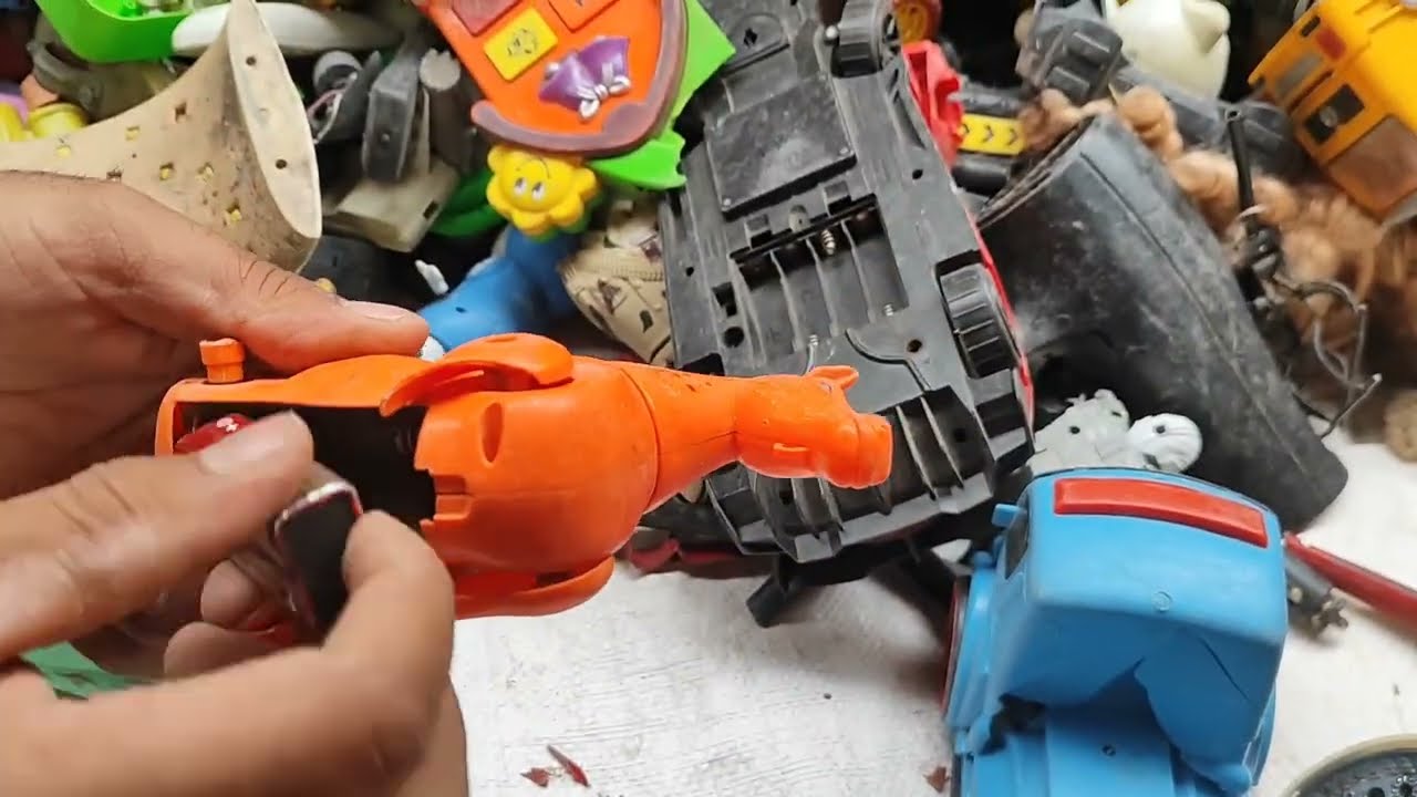 Broking the toys horse 🐎 toys ⛏️