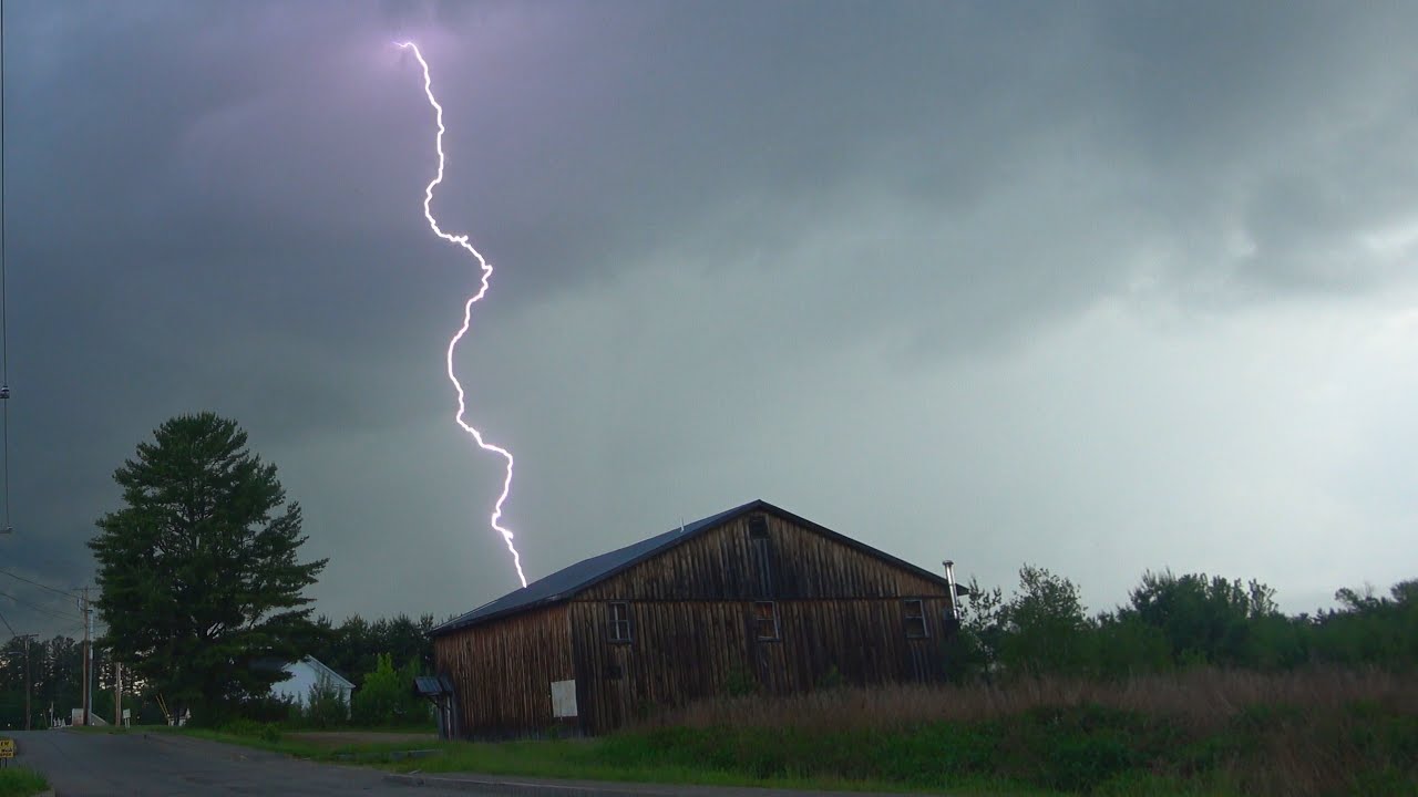 Severe thunderstorms in Bethel, Maine - Extremely close strike