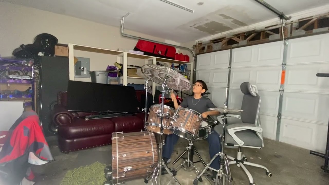 Playing 7 years by Lukas graham on my drums