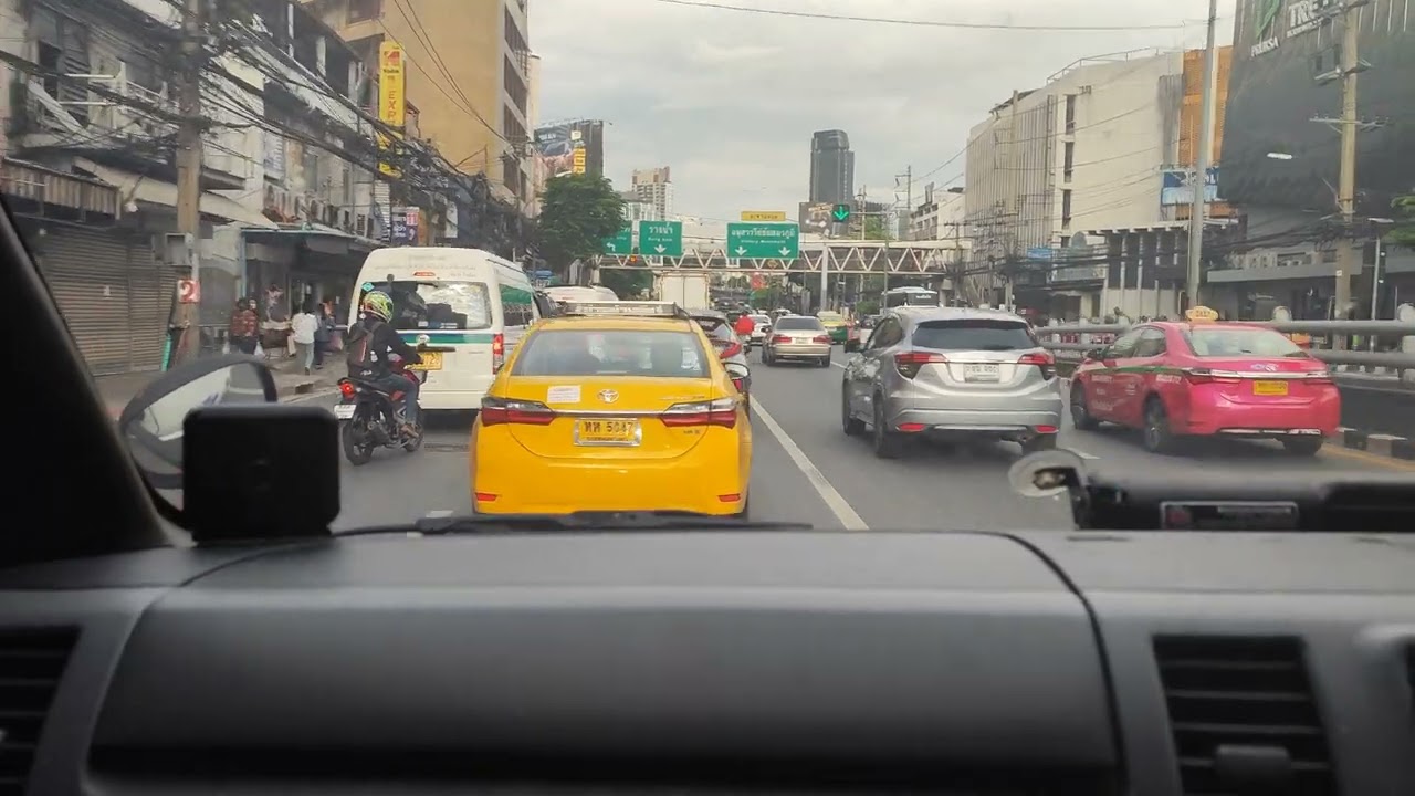 Bangkok Ambulance in Thailand #Whelen A6
