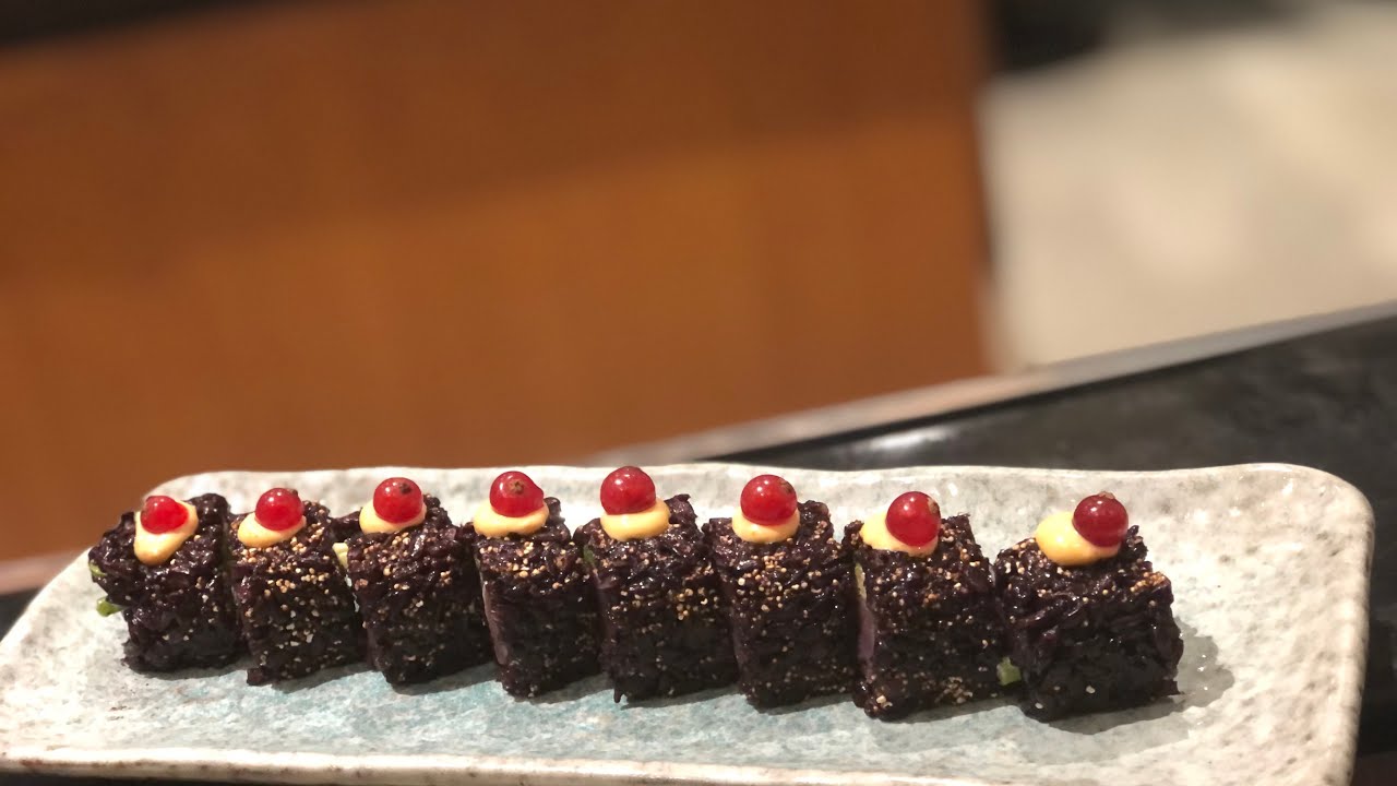 popped seared maguro roll