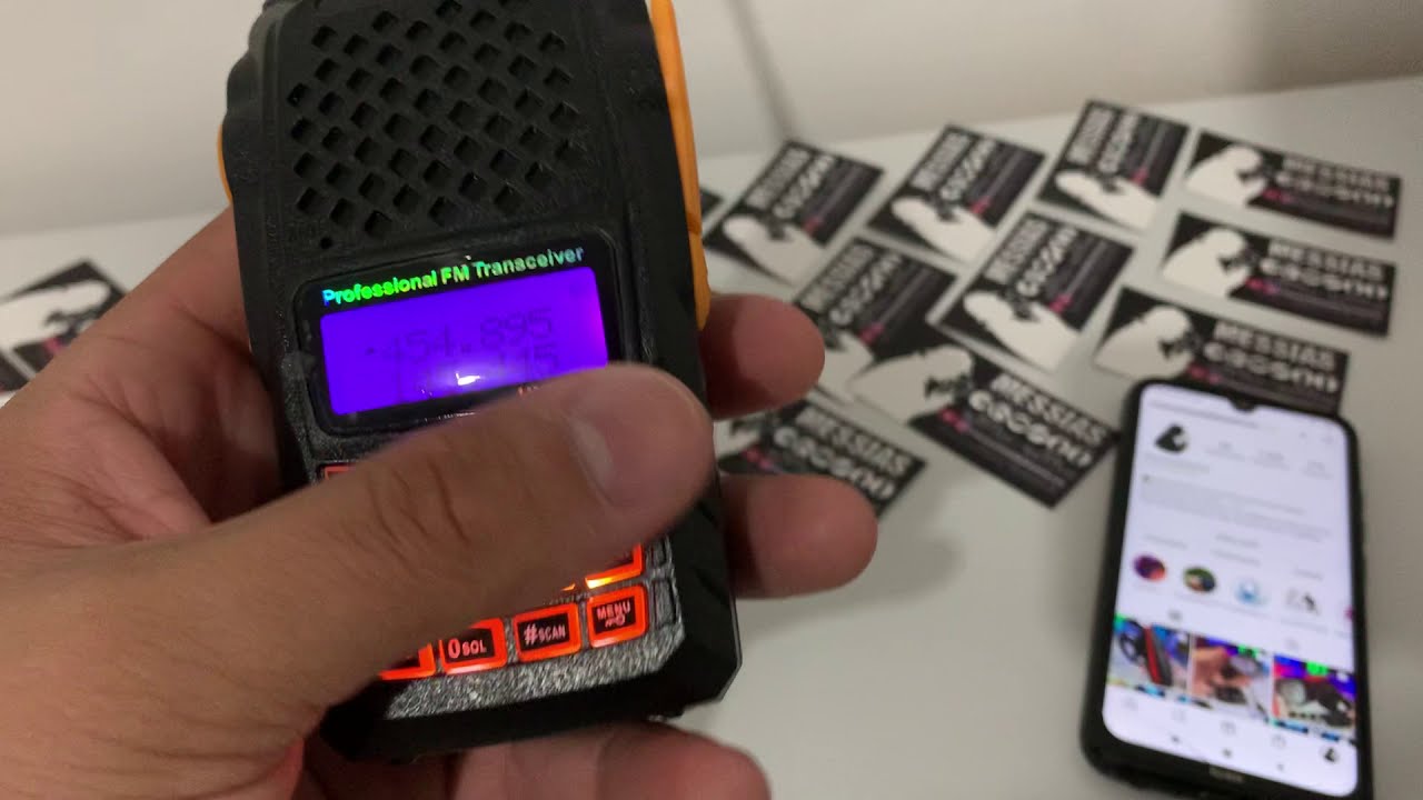R&Aacute;DIO PARA COMUNICA&Ccedil;&Atilde;O: R&aacute;dio Baofeng UV 6R