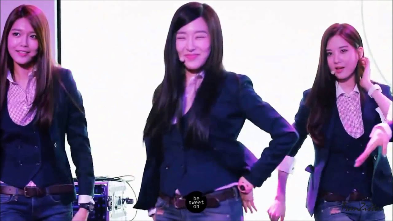 140320 SNSD - Wait A Minute (Fancam Compilation) @Baby-G Party