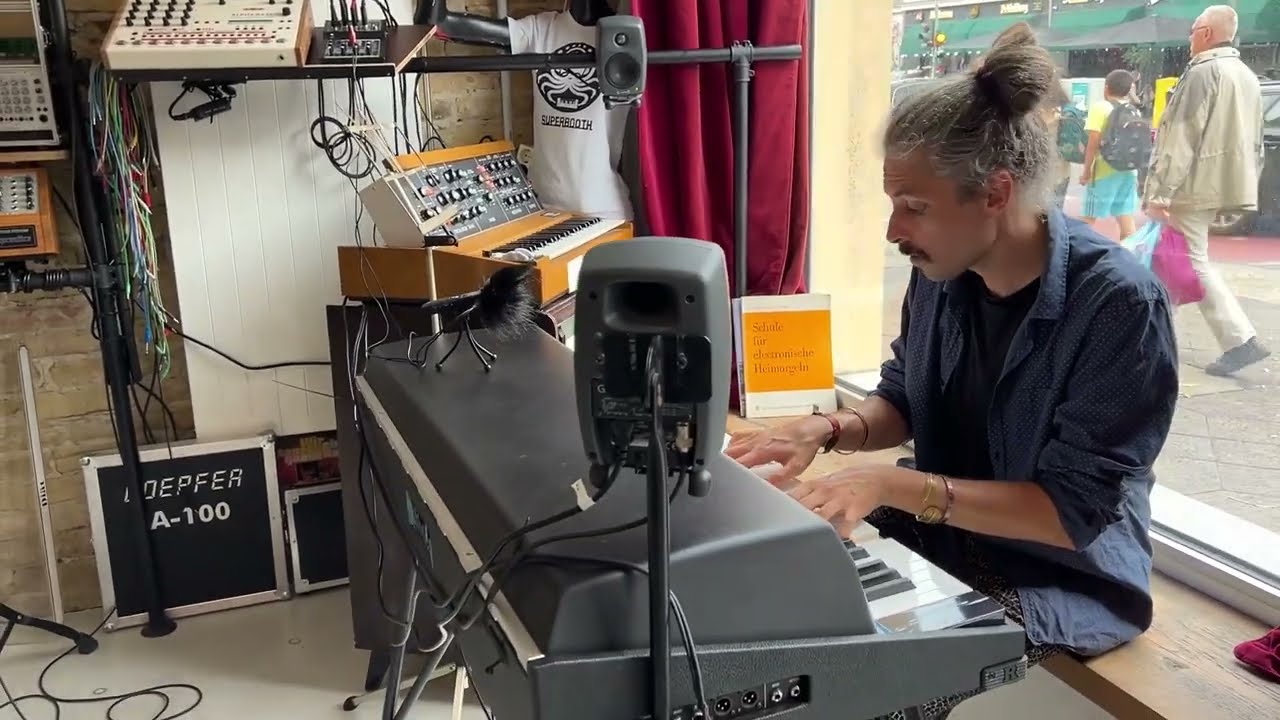 Rossano Snel and the new Rhodes Mk8 at SchneidersLaden