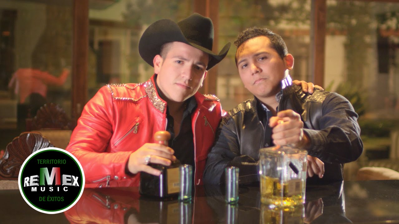 La Trakalosa de Monterrey - Adicto a la tristeza ft. Pancho Uresti (Video Oficial)