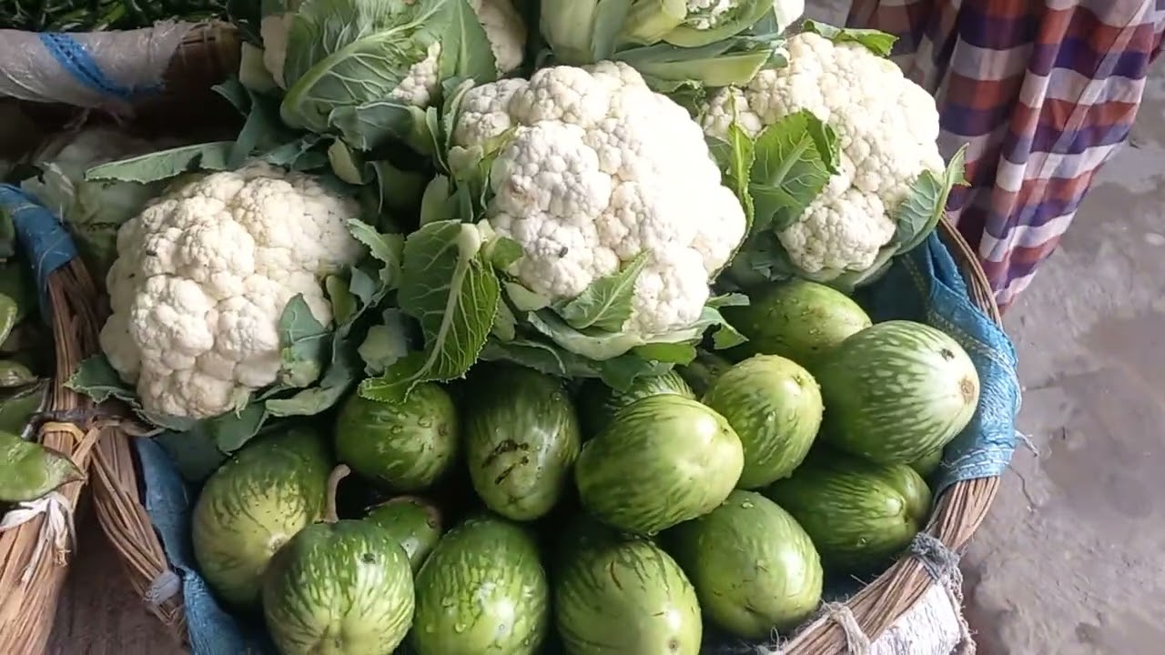 গ্রাম্য হাটের দৃশ্য ও তাজা সবজির সমাহার | Fresh Village Vegetables।​#GramHatOBazar  #VillageVlog