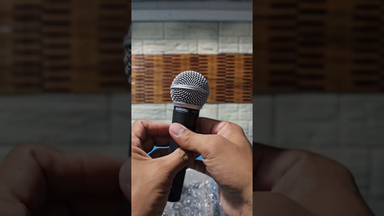 Shure SM58 Legendary Vocal Microphone (unboxing)