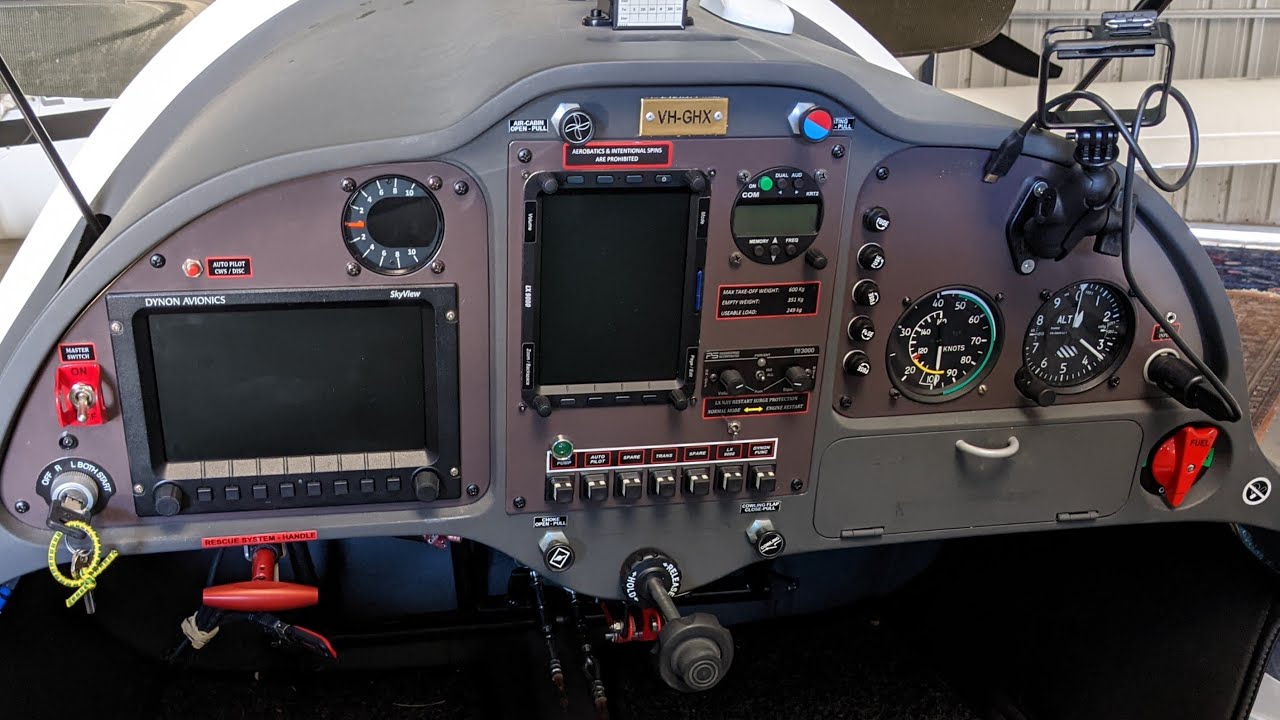 Cockpit tour of the Phoenix Motorglider