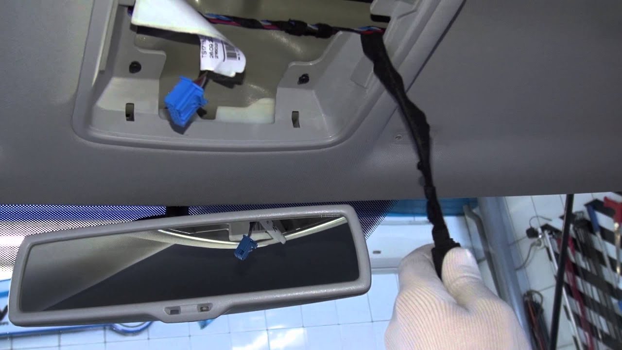 Разборка потолка на Skoda Yeti (Шкода Йети) шумоизоляция.