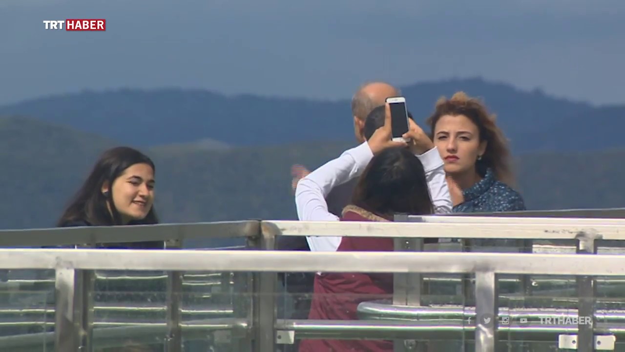 450 metre y&uuml;kseklikteki cam terasa b&uuml;y&uuml;k ilgi