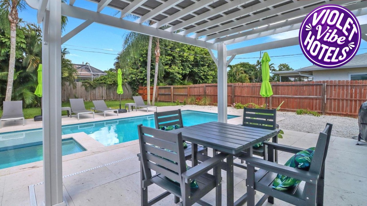 Little Beach House w/ POOL&SPA - 5 minutes to Vanderbilt Beach (Pet Friendly) | United States 🛏️