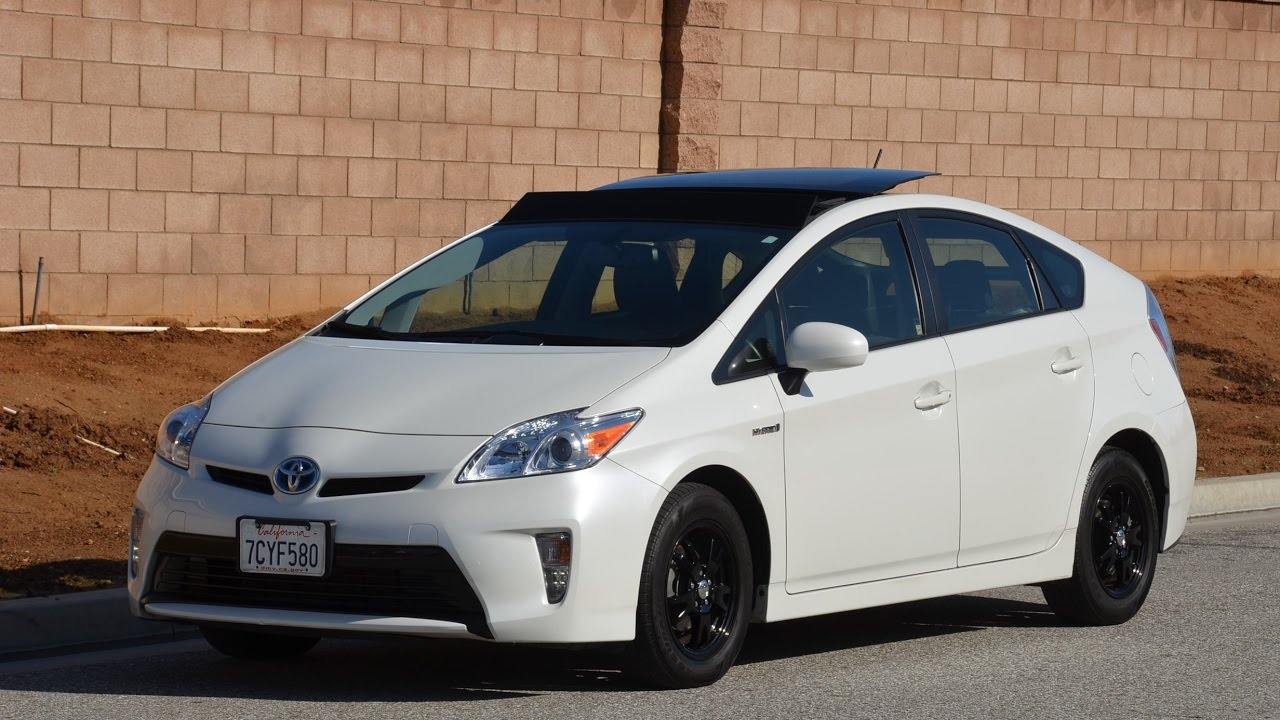 Full Video Tour of this 2014 Prius Package 4 Deluxe Solar Roof