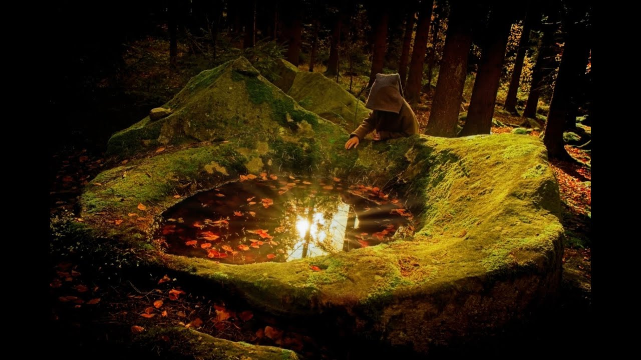 OMWOLDON - Celtic sacrifice bowls in a very fairy tales land.