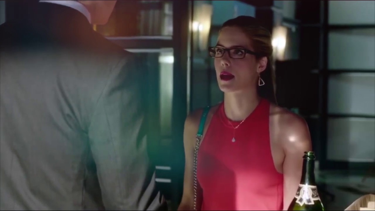 felicity smoak || how to treat me like a  queen