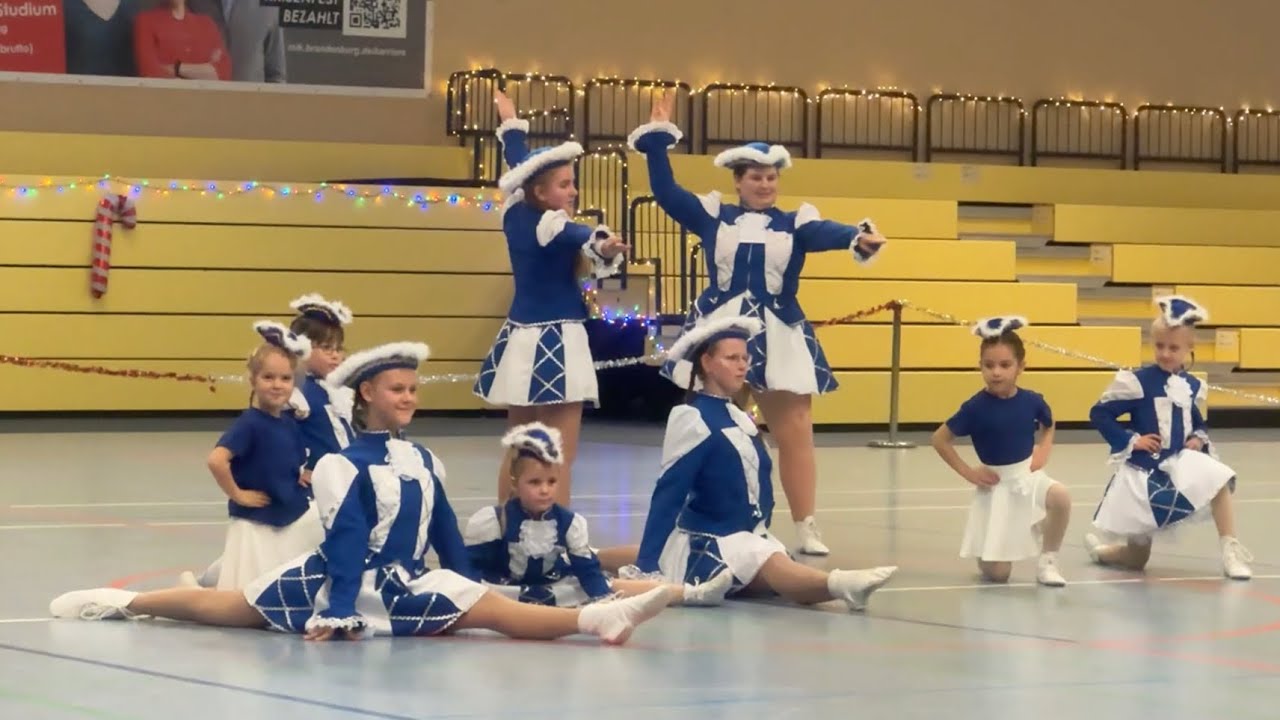 Unsere Mixis bei der Weihnachtsgala vom SV Fläming Skate e.V.