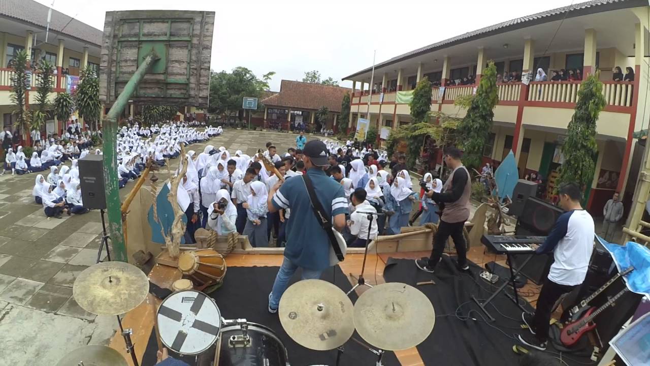 Infinity - intro (the godfather theme) at SMAN 1 TANJUNGSIANG penutupan MPLS