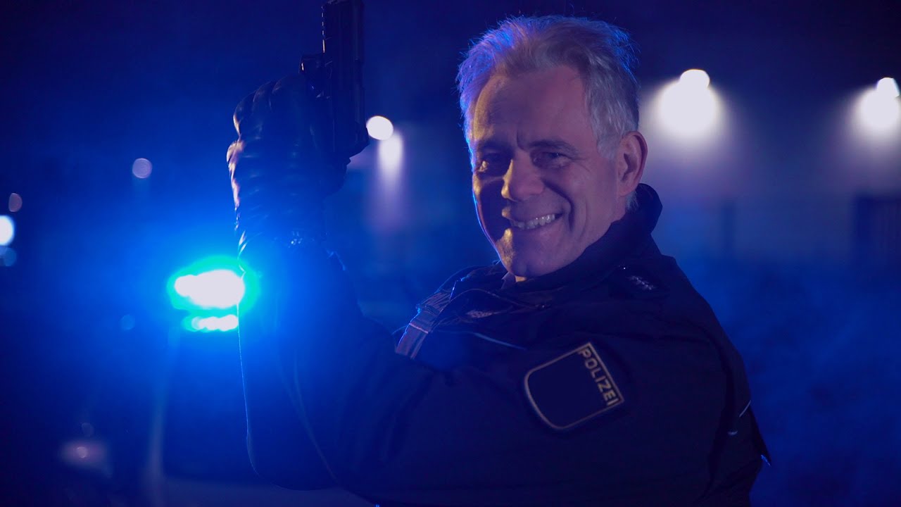 Polizei für Filmproduktionen: Auf Streifzug in Frankfurt (Musikvideo/Werbespot)