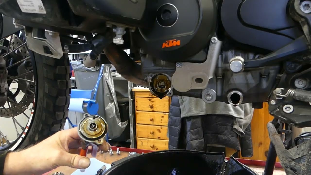KTM 890 Ölwechsel und bisserl was dranbauen Kein DIY nur Unterhaltung