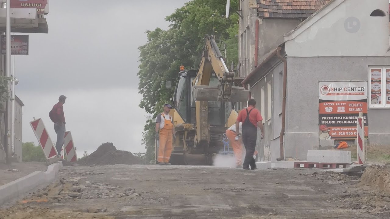 Utrudnienia w centrum Ostrowca, trwa remont ul. Szerokiej | LOKALNA.TV