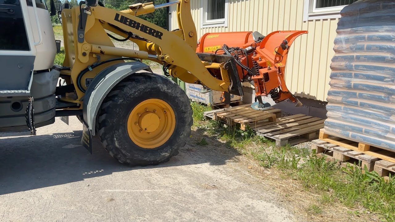 Köp Hjullastare med redskap Liebherr L507 Speeder på Klaravik