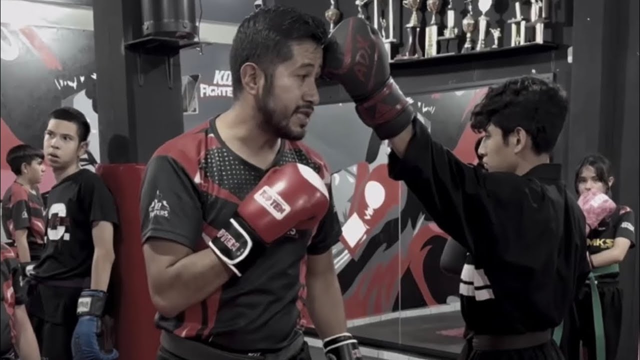 PATADA con Giro a la cabeza | limalama, kickboxing, karate, tkd