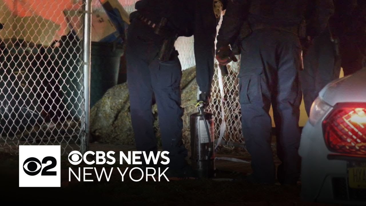 NYPD investigating Molotov cocktails thrown at Staten Island house