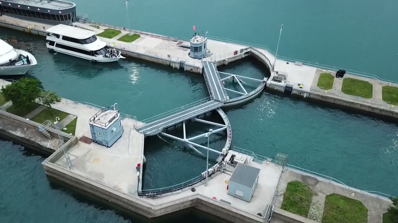 Water Flow Through the Chicago River Locks | Lake Michigan Connection