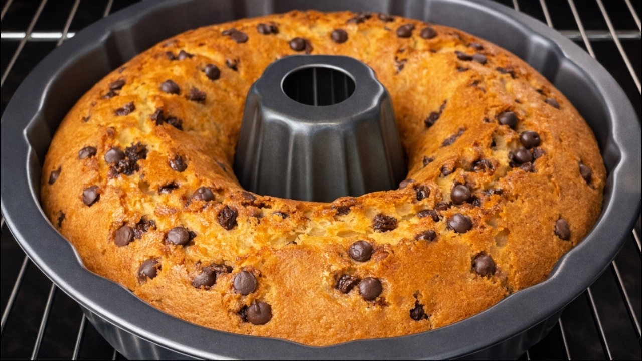 Saftiger Kuchen mit Rosinen & Schokodrops – einfach & gelingsicher
