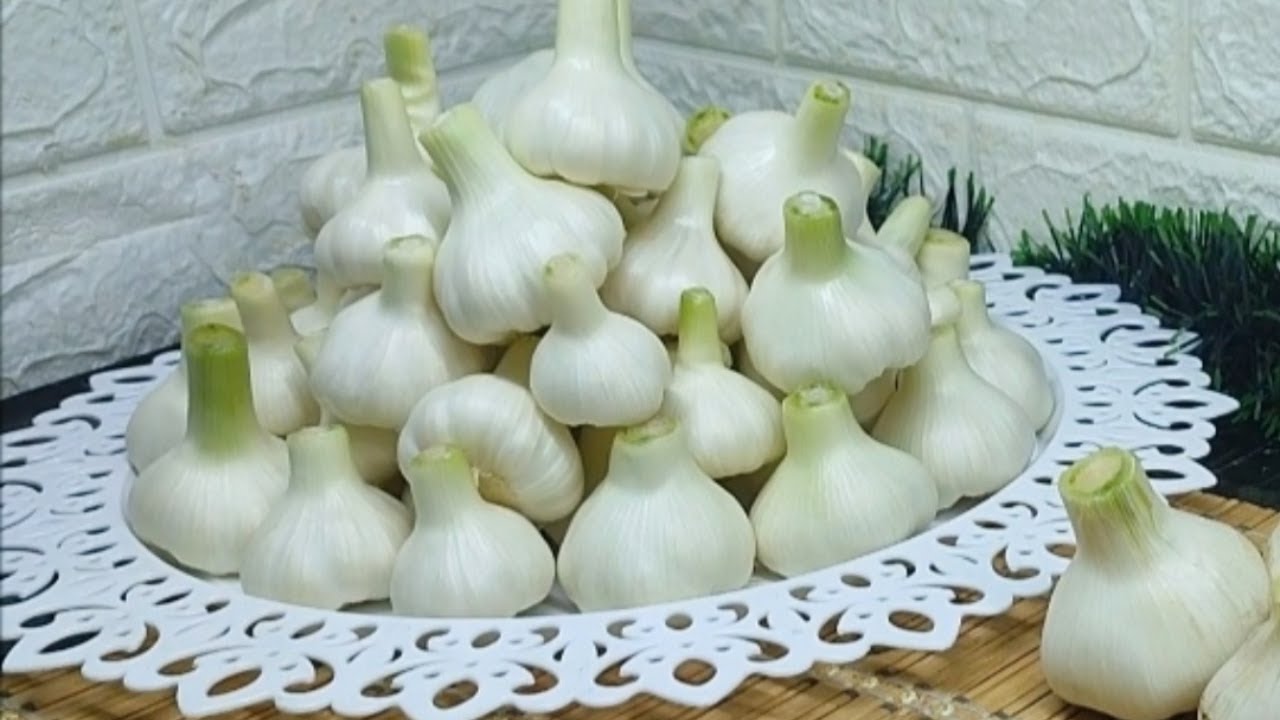 اسهل طريقة لتخزين الثوم المفروم 🧄🧄من السنه للسنه بدون ميغير لونه