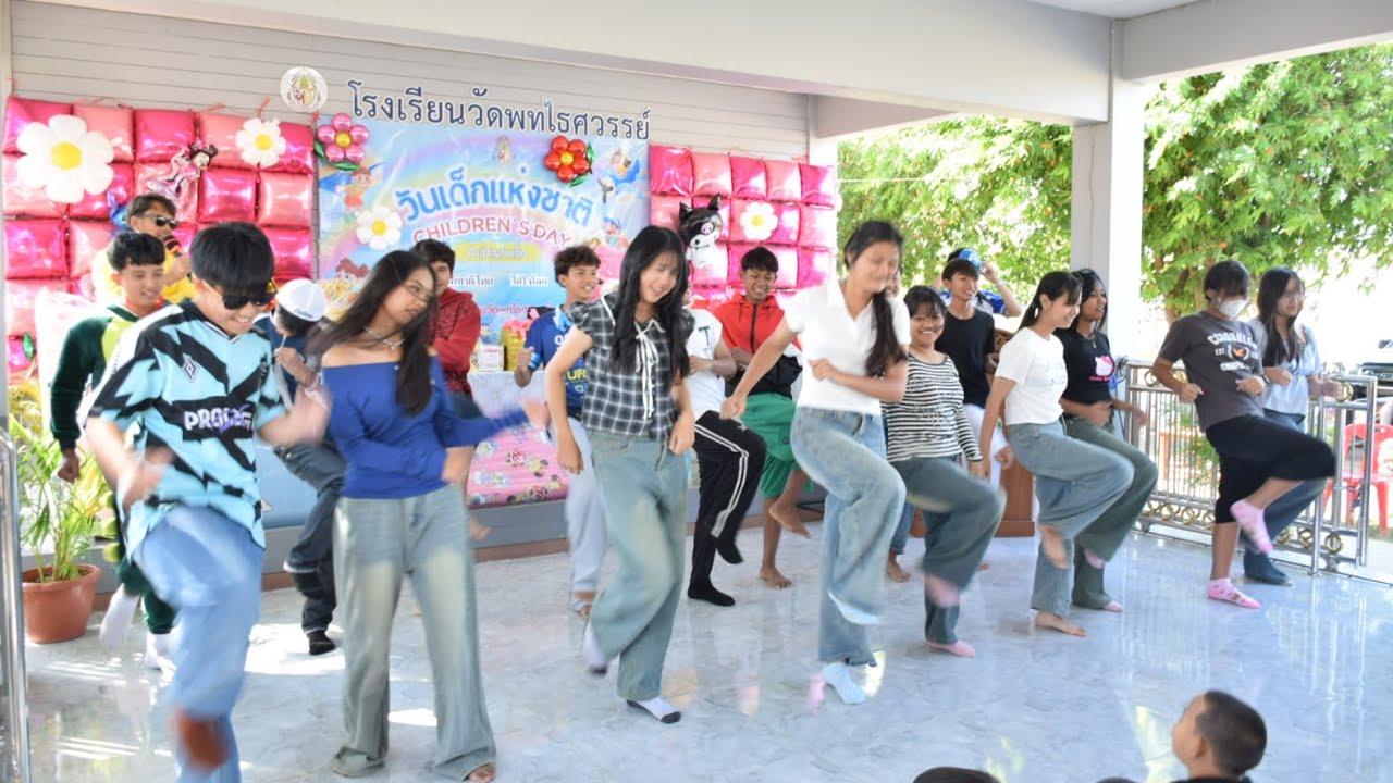 การแสดงของนักเรียน “ระดับชั้นมัธยมศึกษาปีที่ 2“ โรงเรียนวัดพุทไธศวรรย์ ในงานวันเด็กแห่งชาติ ปี 2568