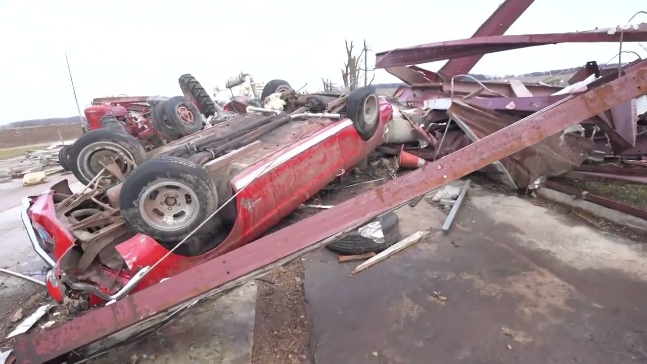 Extensive tornado damage devastates rural Evansville in Wisconsin