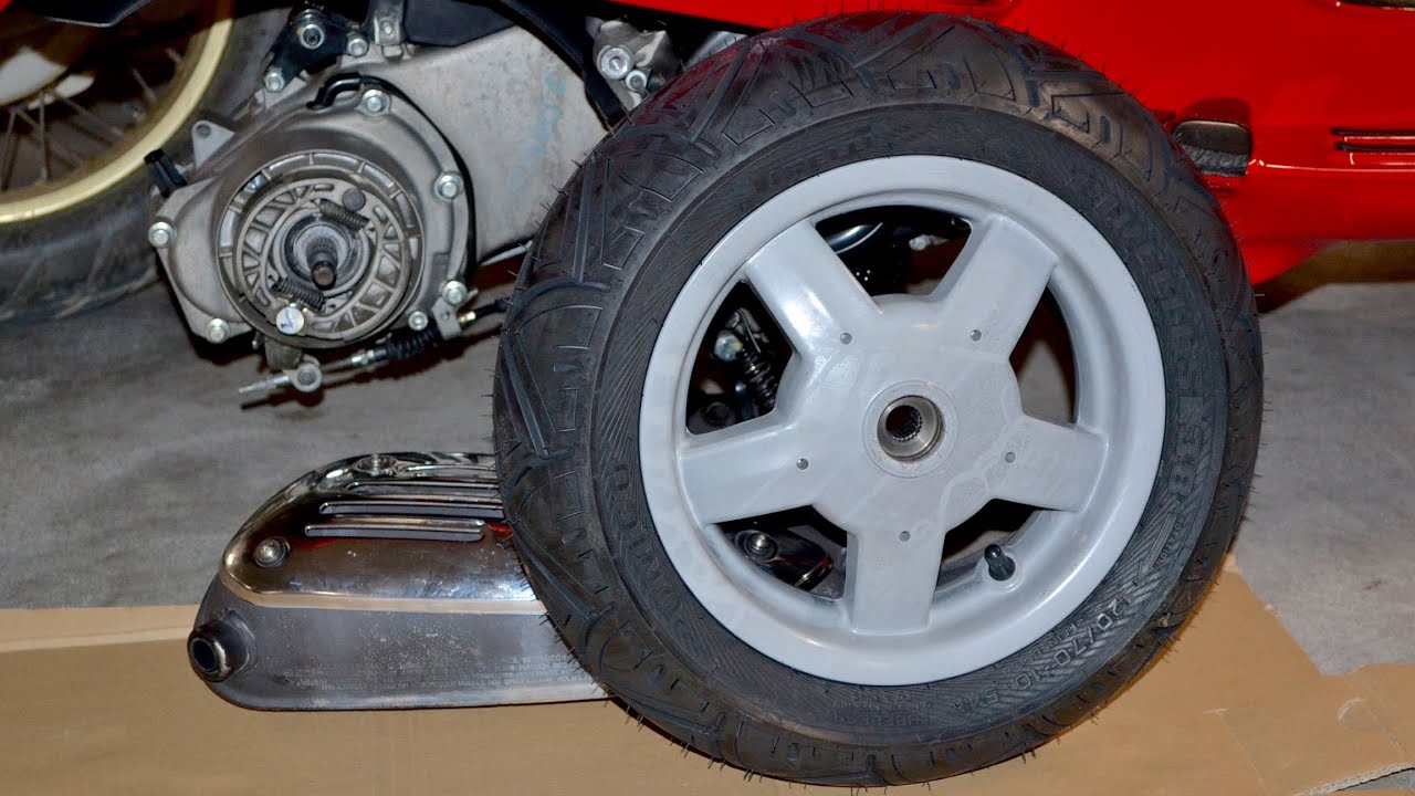 Cambiar VALVULINA GRUPO y NEUMÁTICO Trasero | VESPA LX 125 ie