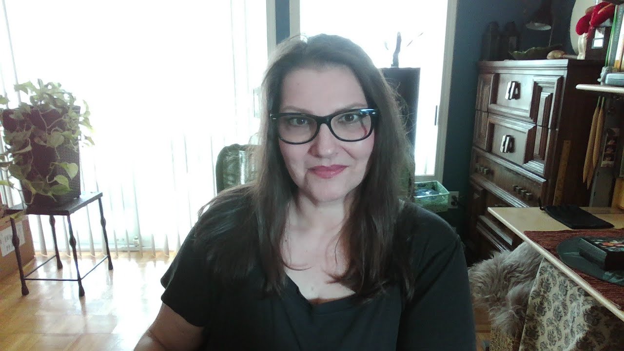 My thoughts and feelings on the current Tarot deck trends and other stories.