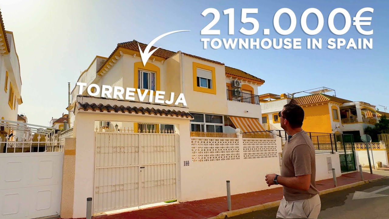 Townhouse in Spain 🌊🌴Townhouse in Torrevieja with private solarium, garage and communal pool